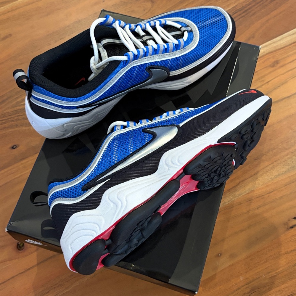 ⬆️ New men’s Nike size 9 air zoom spiridon